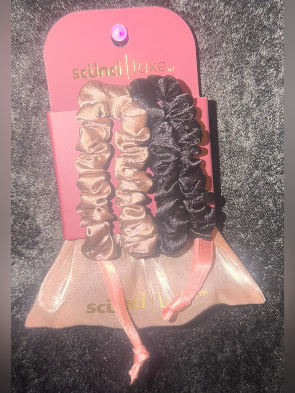 Scunci Luxe Satin Scrunchie Trio - Champagne & Black